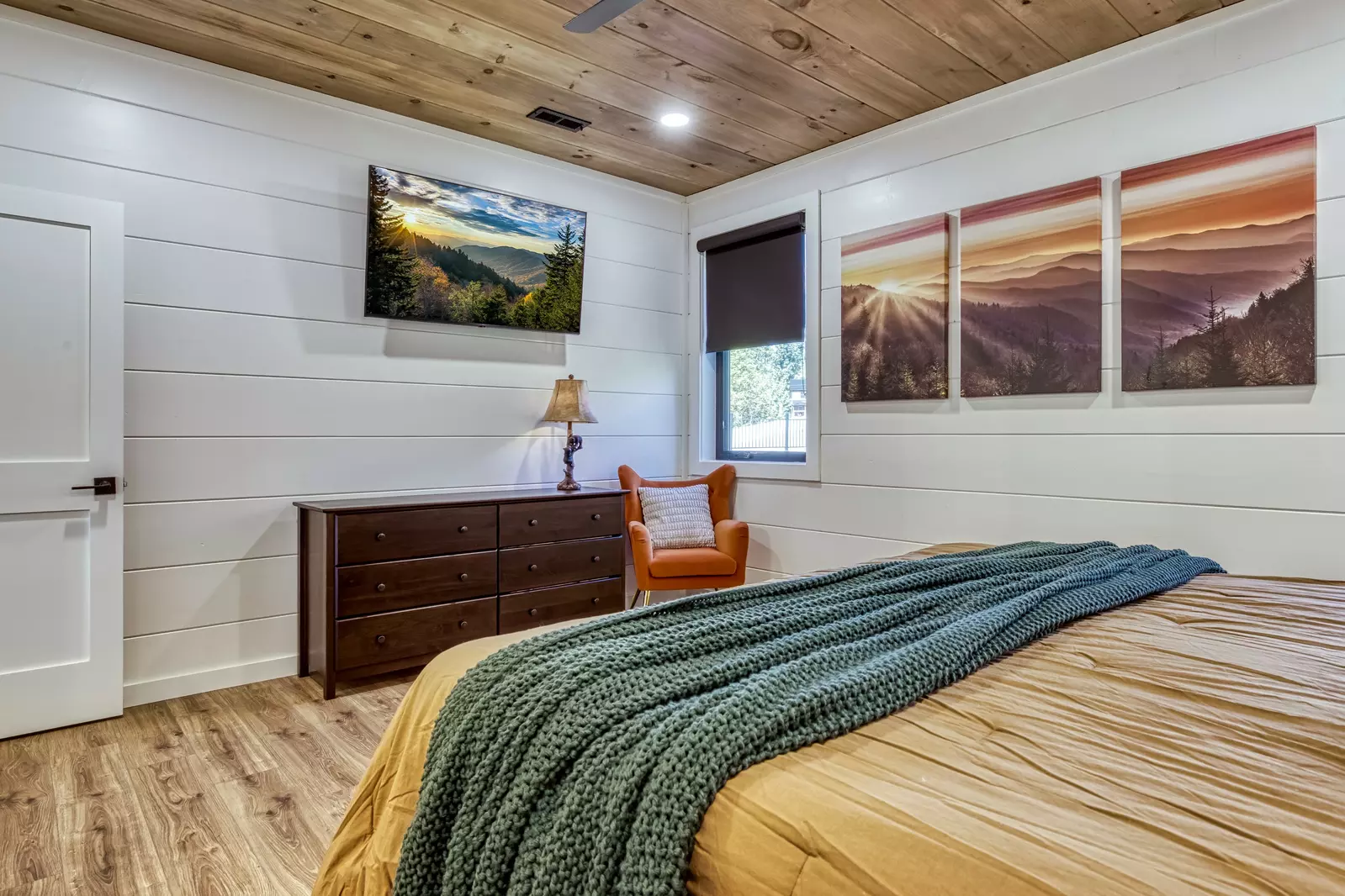 WANDERIN' BEAR LODGE