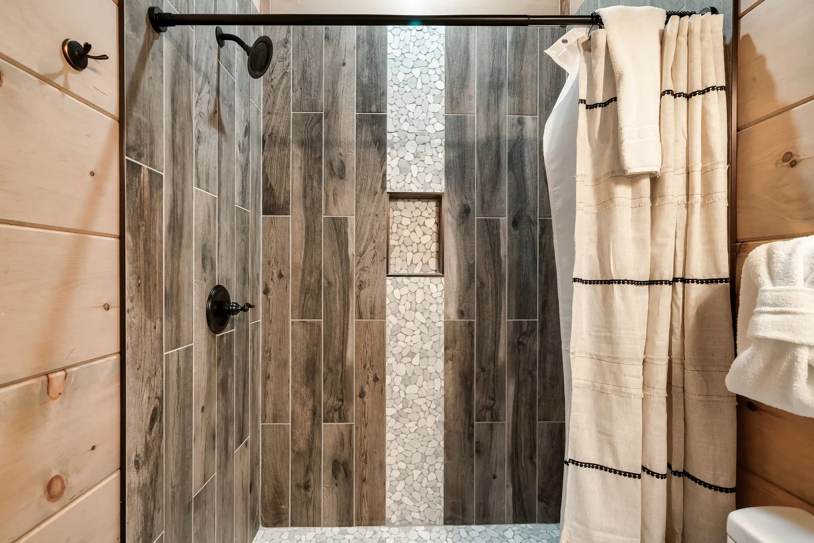 MOUNTAIN MASTERPIECE