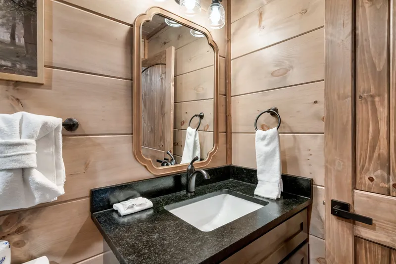 MOUNTAIN MASTERPIECE