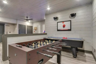 lazy bear retreat is one of our best large cabins in the Smokies