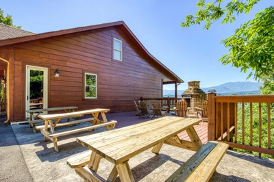 SUMMIT VISTA LODGE