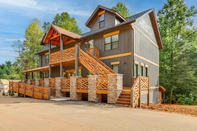 grinning bear retreat is one of our big cabins in the Smoky Mountains