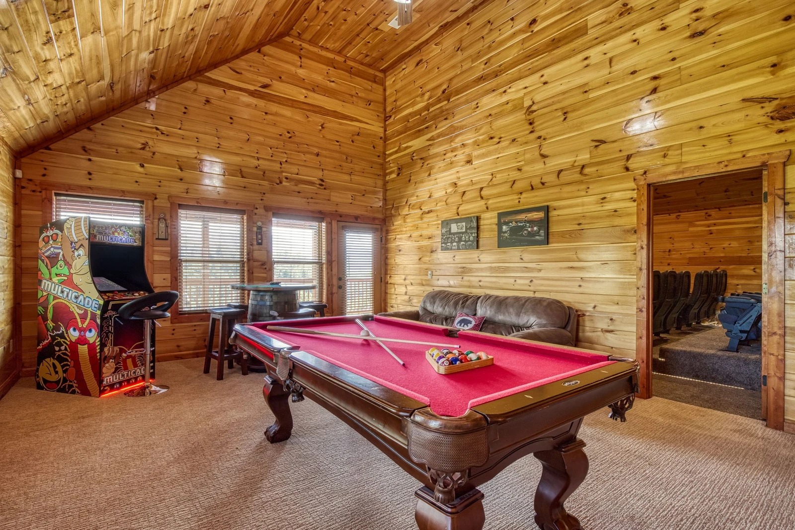 MOUNTAIN VIEW POOL LODGE