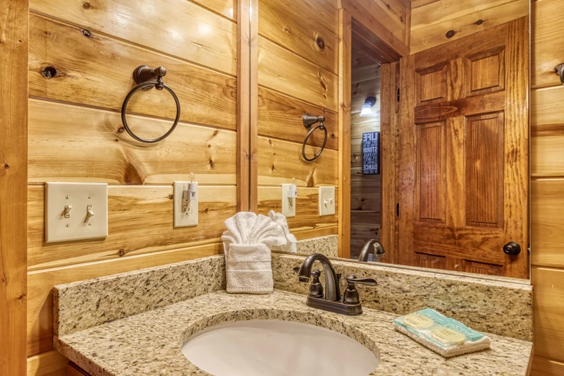 MOUNTAIN VIEW POOL LODGE