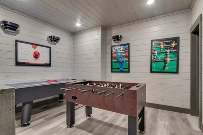 bear trail lodge is one of our best large cabins in the Smokies for 30+ people